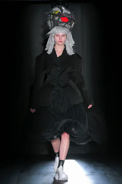 Look 15